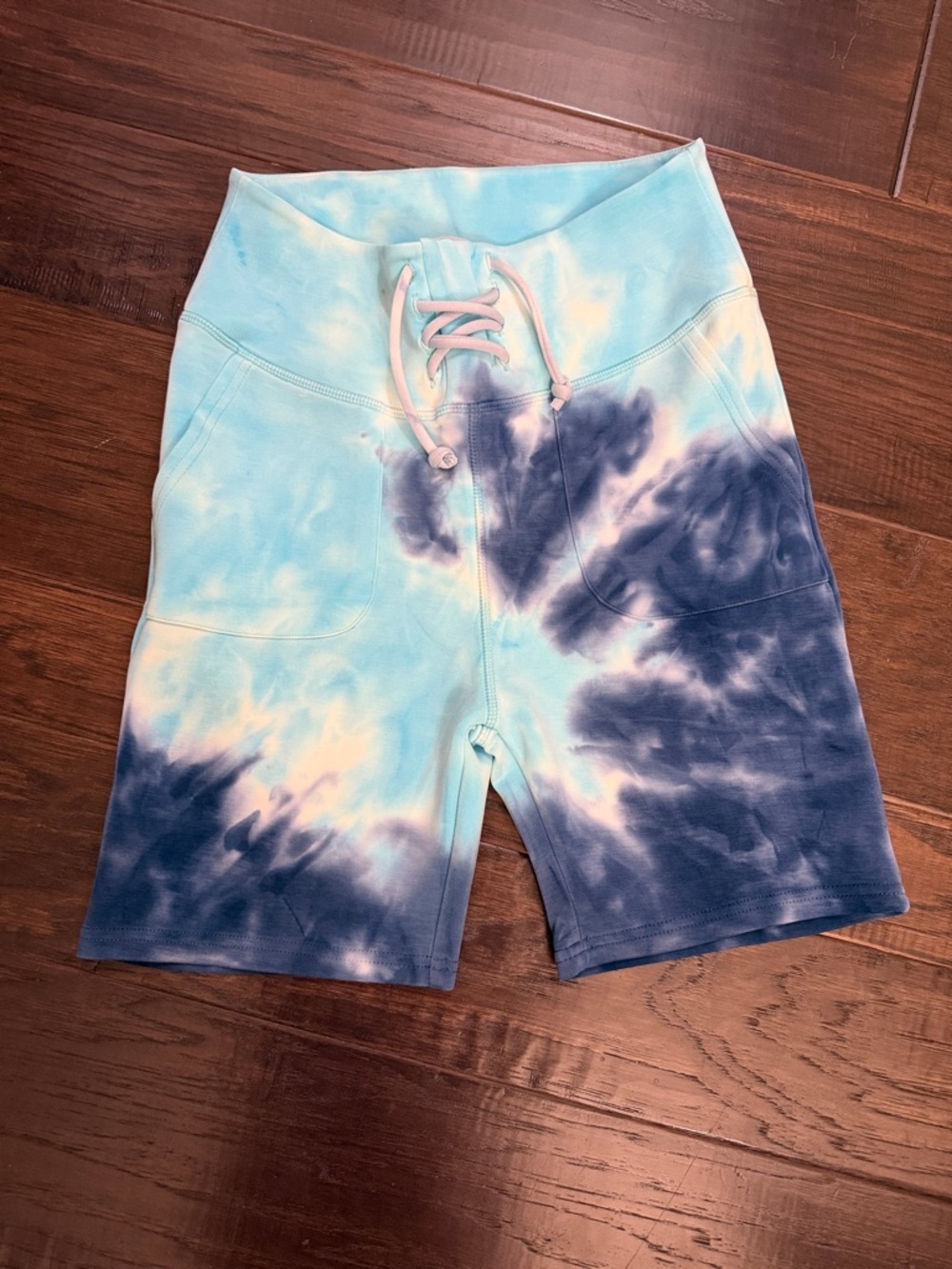 Chaser NWT Wave Tie Dye Lace Up Bike Shorts Compression Knit Large CW8732